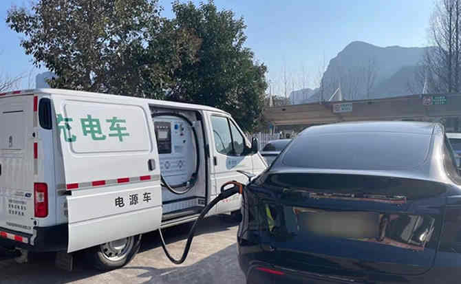 万柏林区汽车搭电